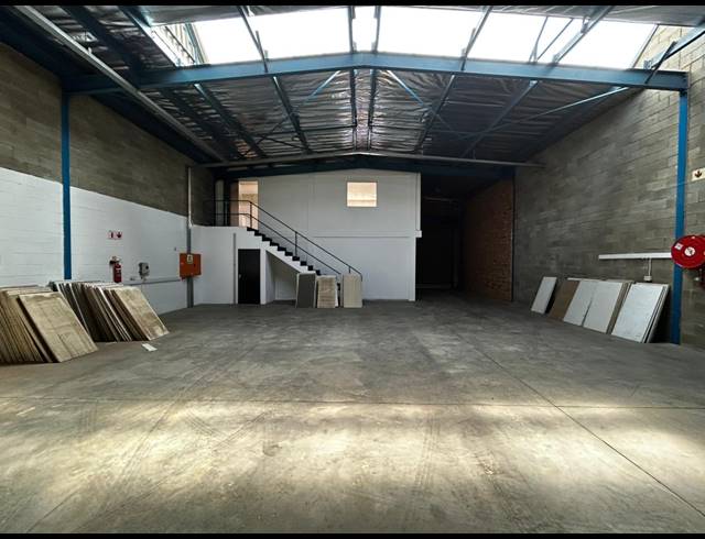 265M² WAREHOUSE TO LET IN EASTGATE